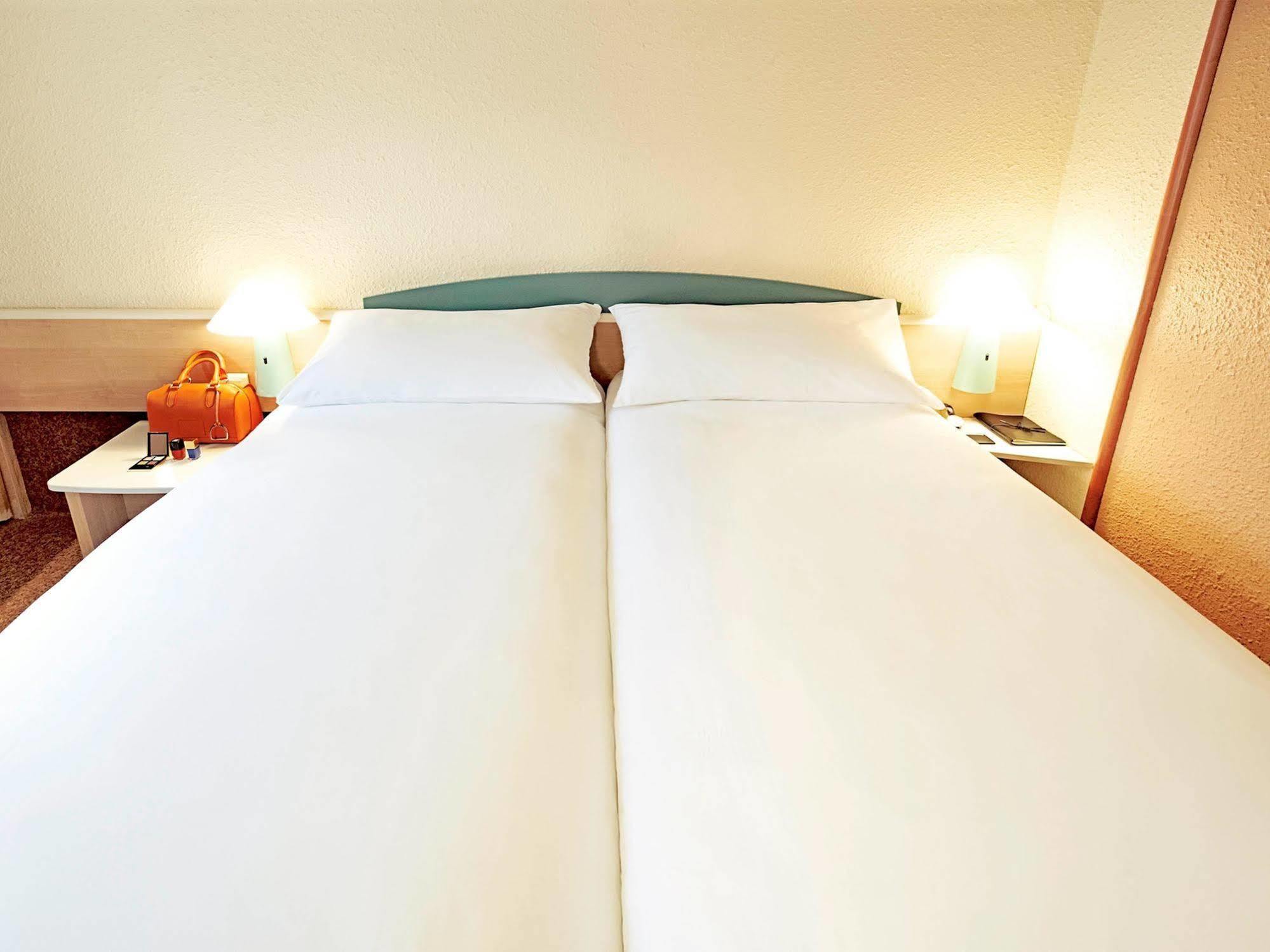 Ibis Manosque Cadarache Hotell Exteriör bild